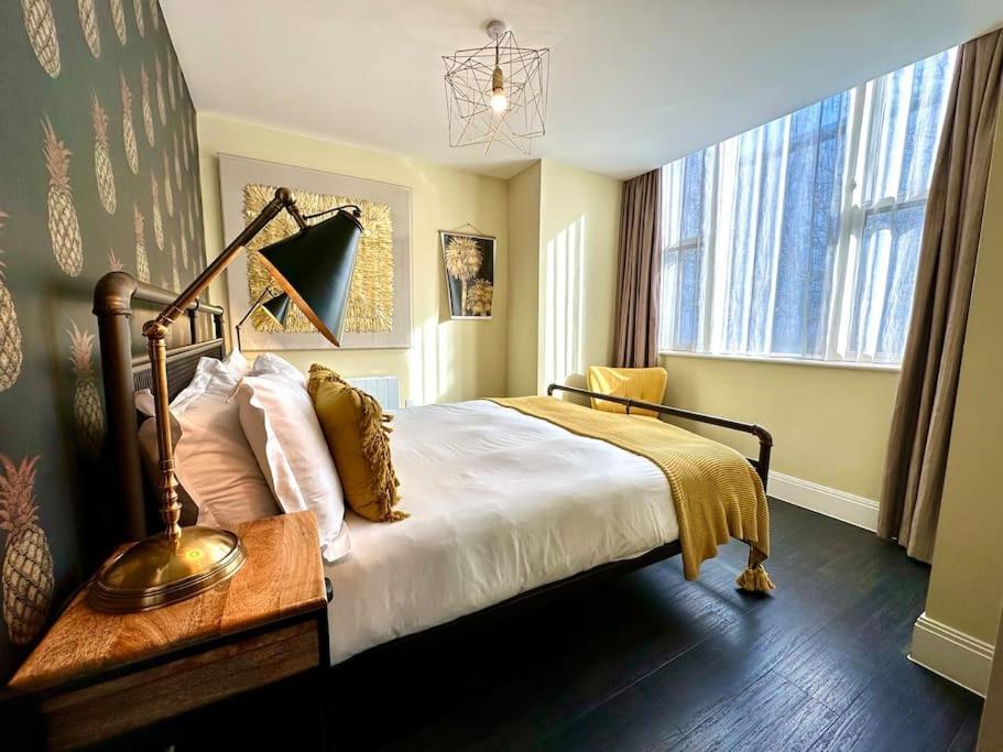 Designer Apartment Inc Free Parking & Fast Wifi 1 Minute Walk To Poole Quay - Great Location - Free Parking - Fast Wifi - Smart Tv - Newly Decorated - Sleeps Up To 2! Close To Poole & Bournemouth & Sandbanks Dış mekan fotoğraf